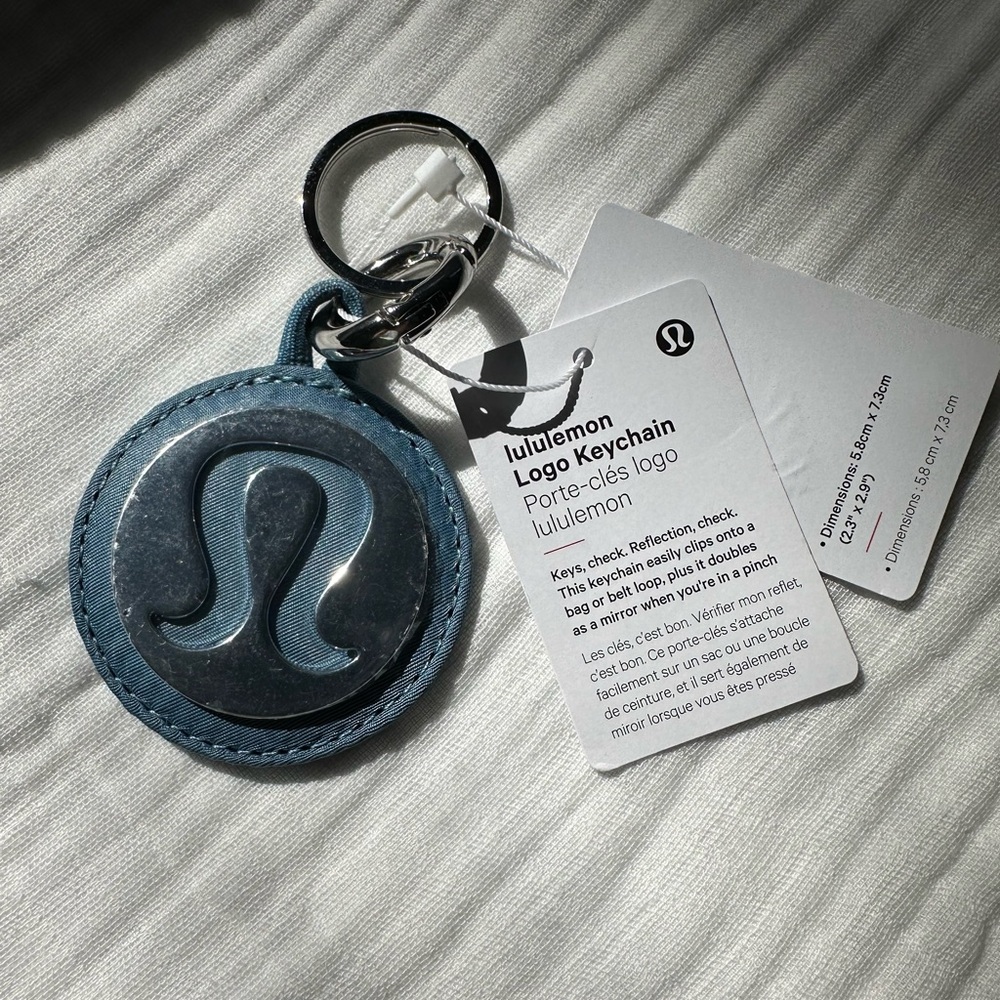 NWT Lululemon Logo Keychain